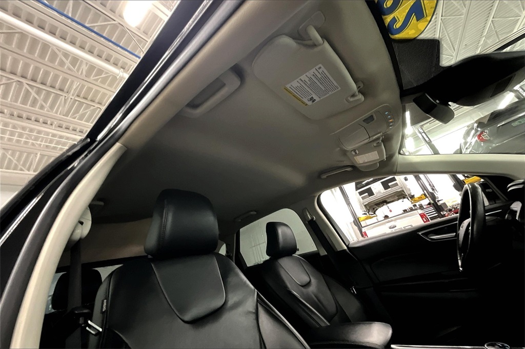 2022 Ford Edge Titanium - Photo 22