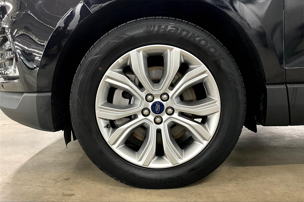 2022 Ford Edge Titanium - Photo 7