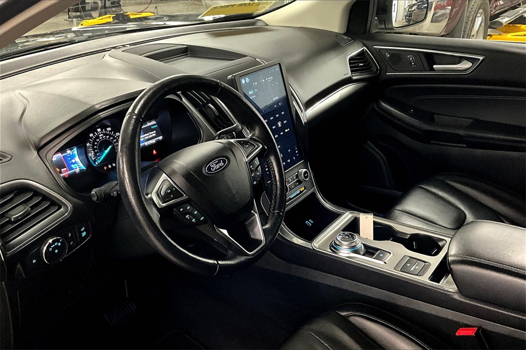 2022 Ford Edge Titanium - Photo 8