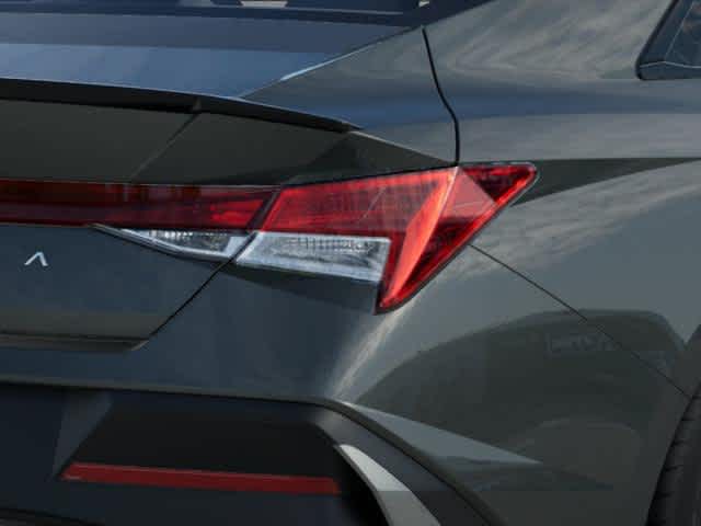 2025 Hyundai Elantra SEL Sport - Photo 10