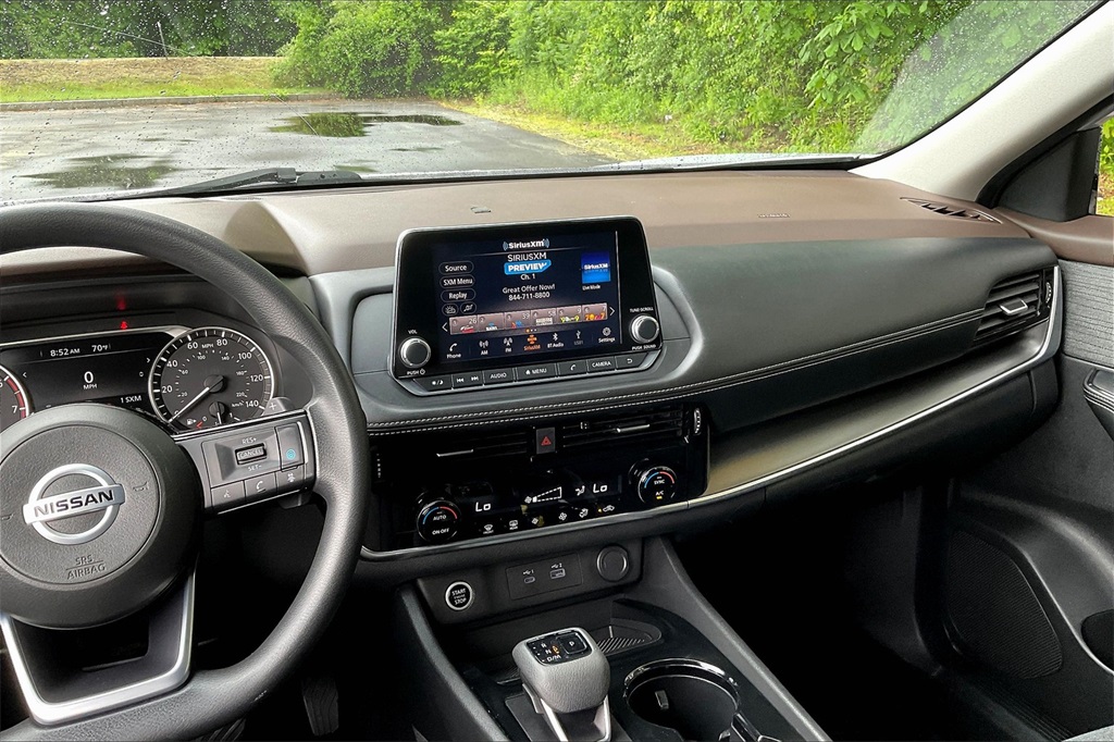2021 Nissan Rogue SV - Photo 17