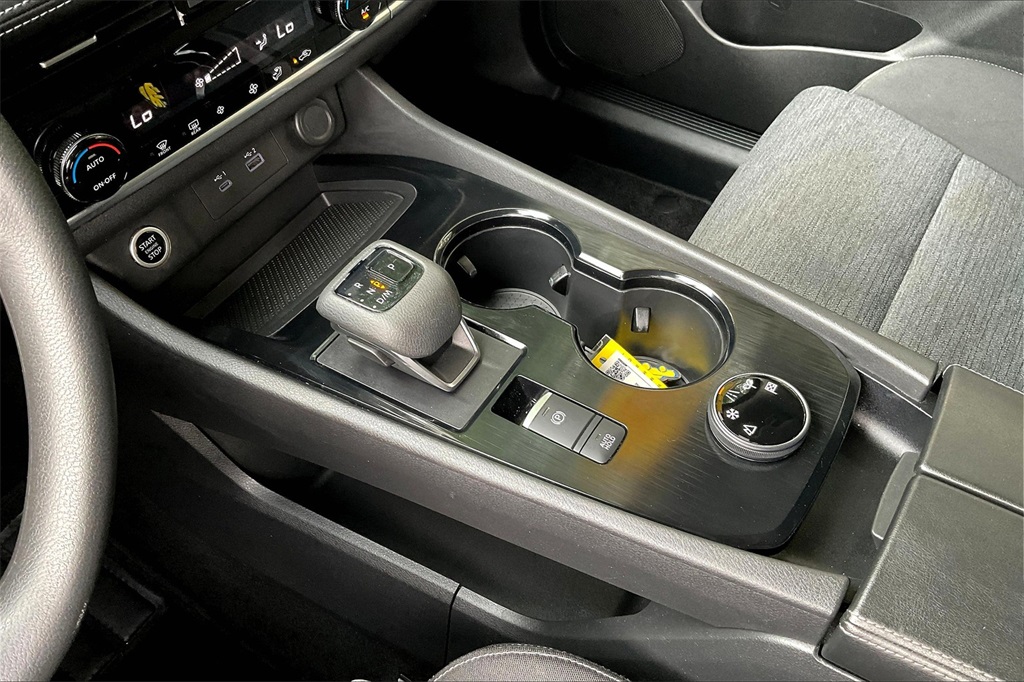 2021 Nissan Rogue SV - Photo 19
