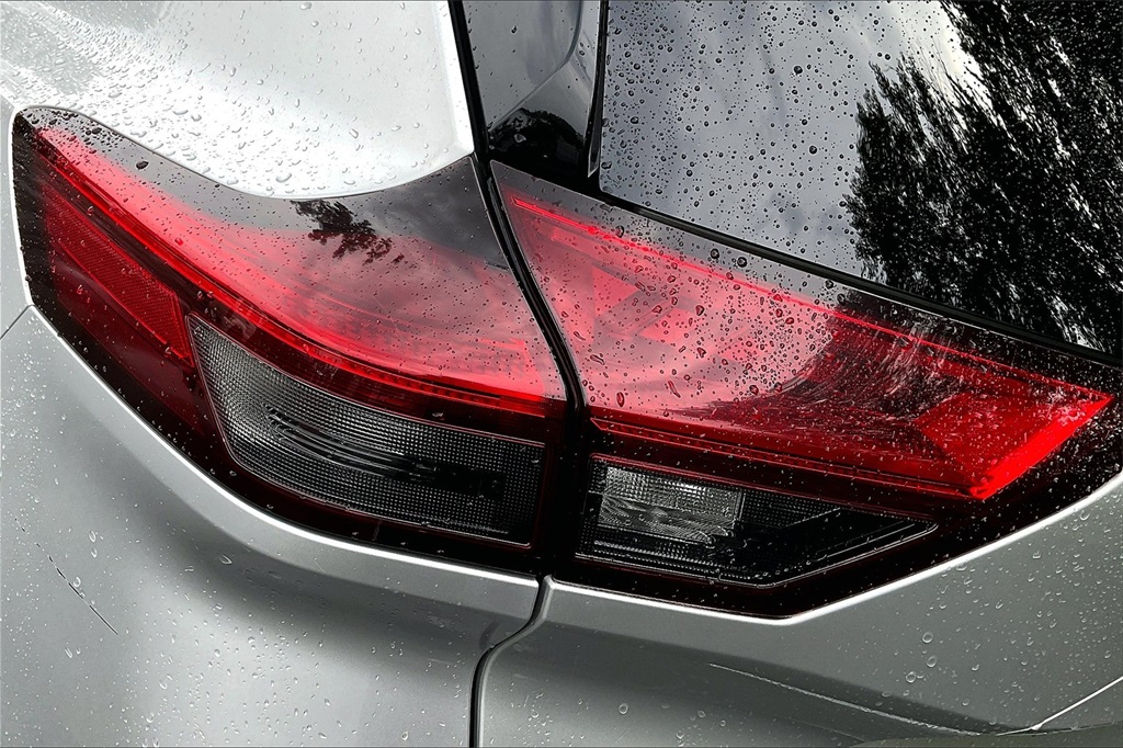 2021 Nissan Rogue SV - Photo 31
