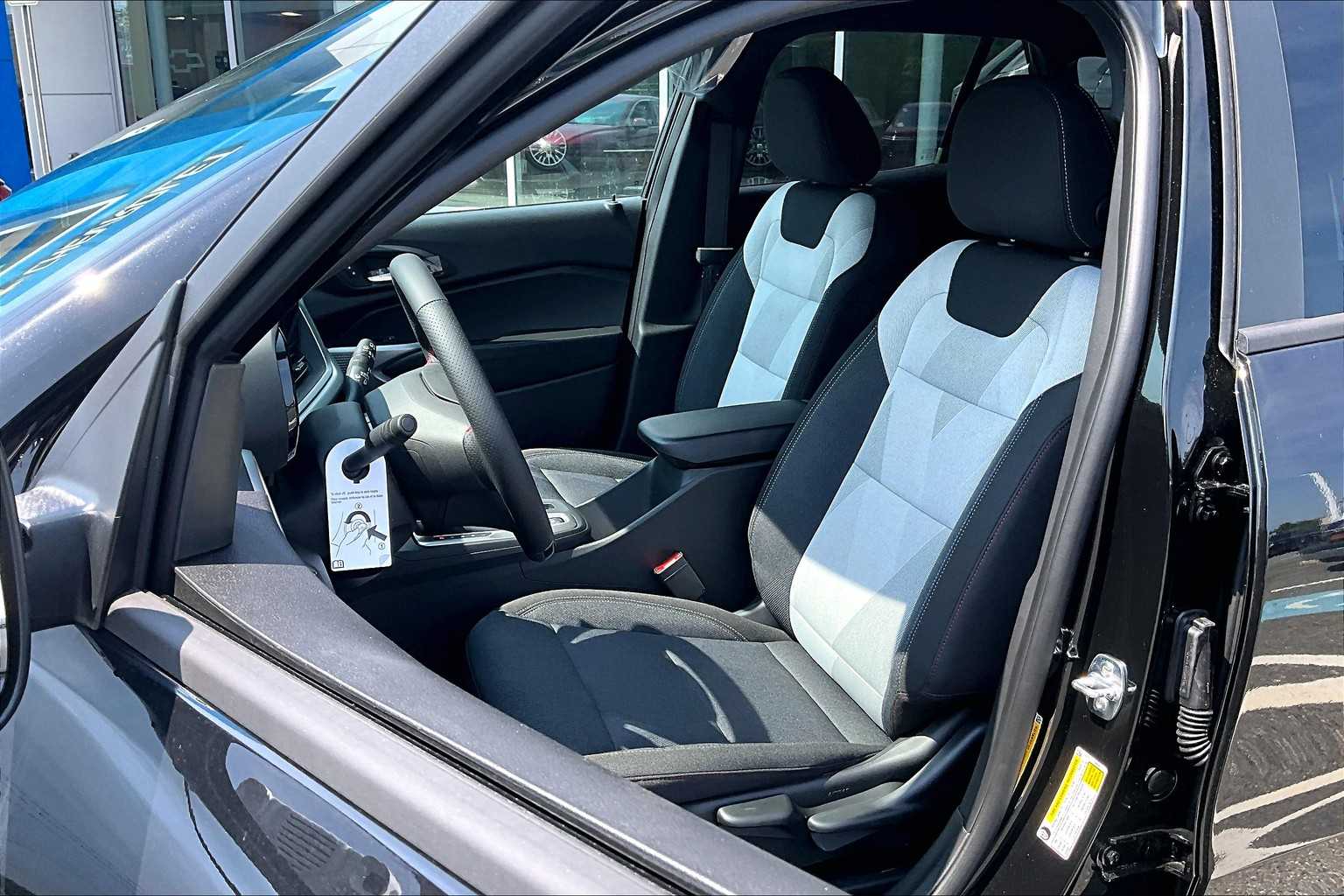 2025 Chevrolet Trax 1RS - Photo 11