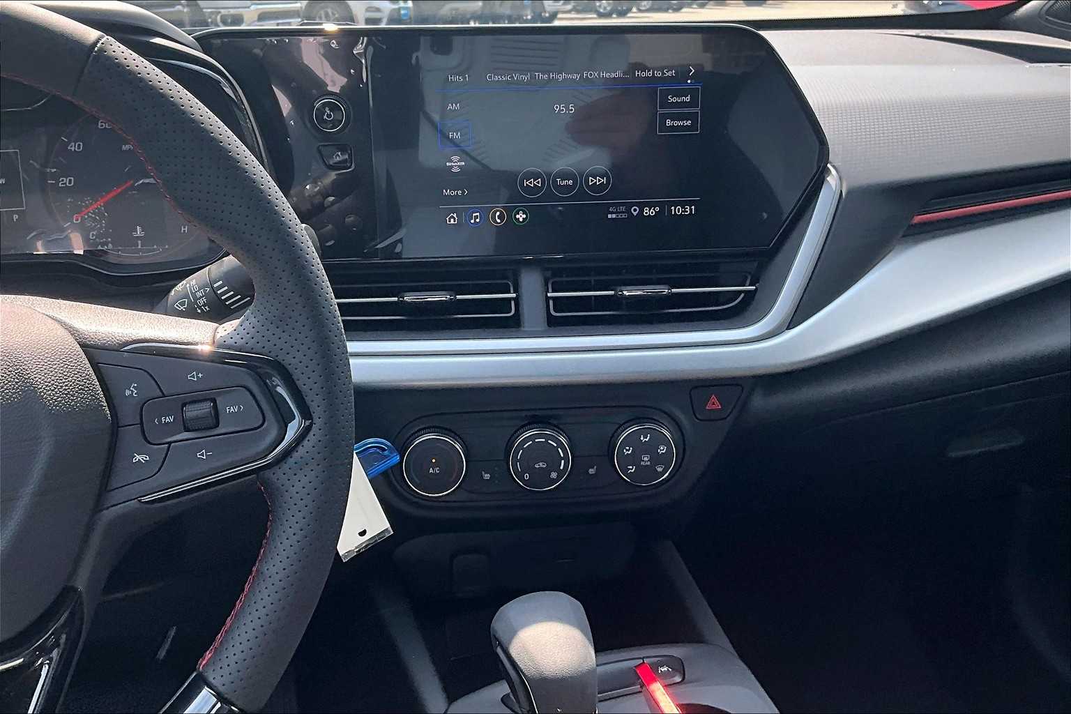 2025 Chevrolet Trax 1RS - Photo 13