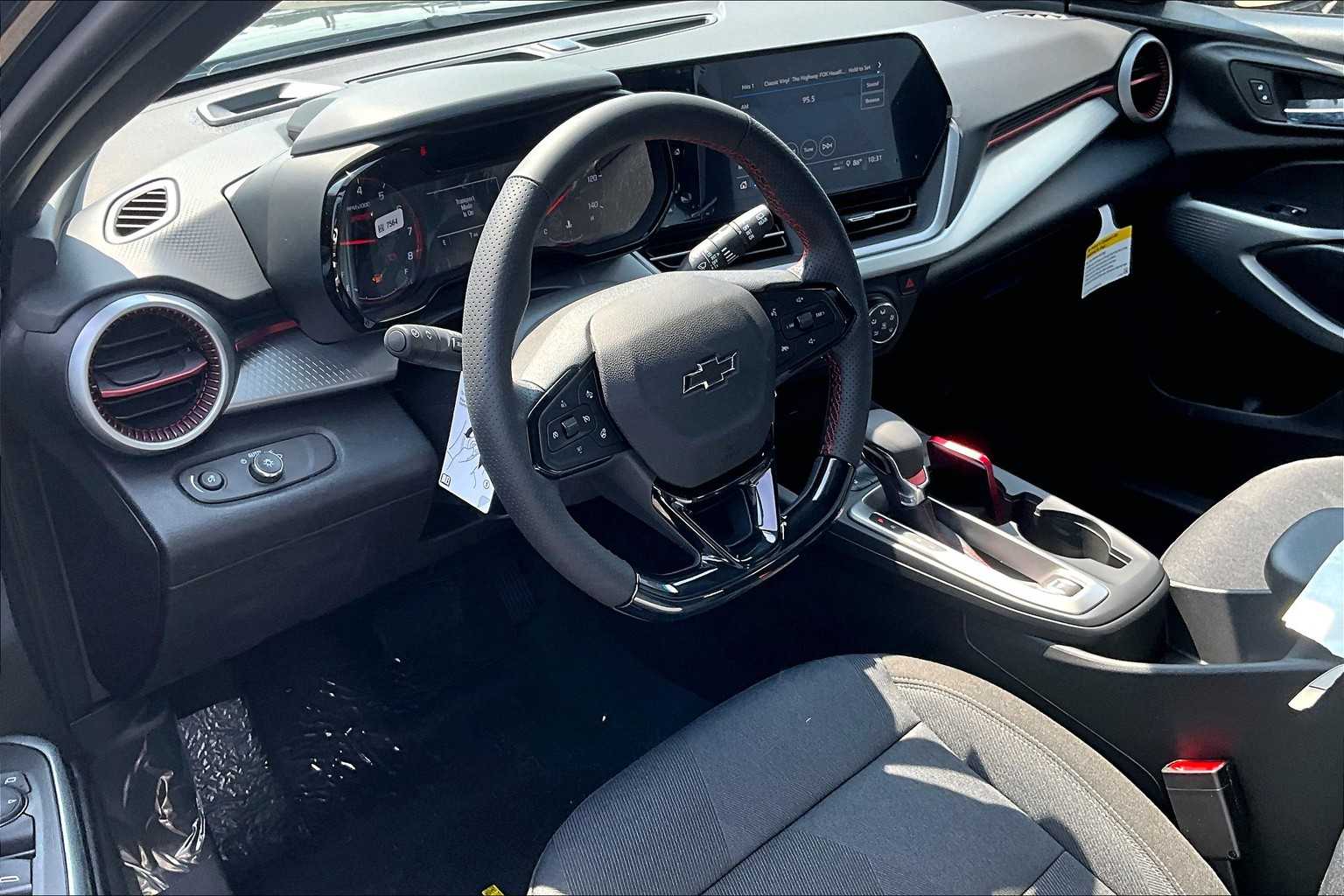 2025 Chevrolet Trax 1RS - Photo 9