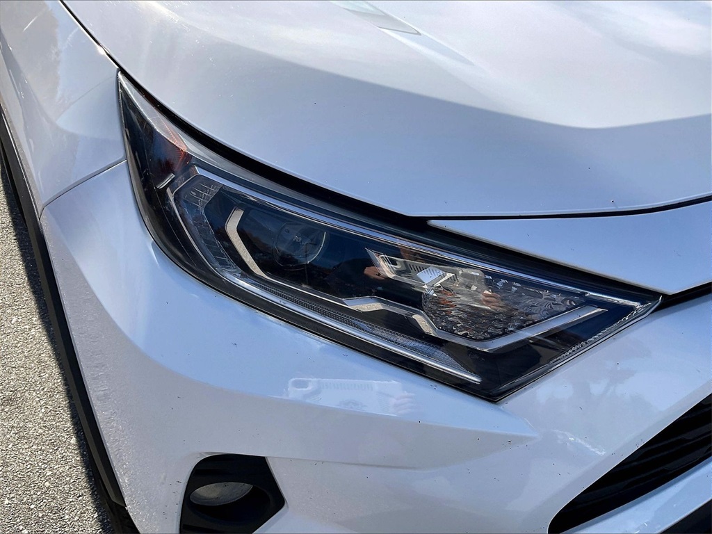 2021 Toyota RAV4 Hybrid XLE - Photo 30