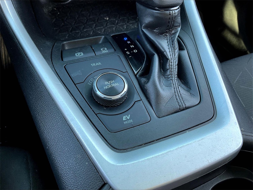 2021 Toyota RAV4 Hybrid XLE - Photo 33