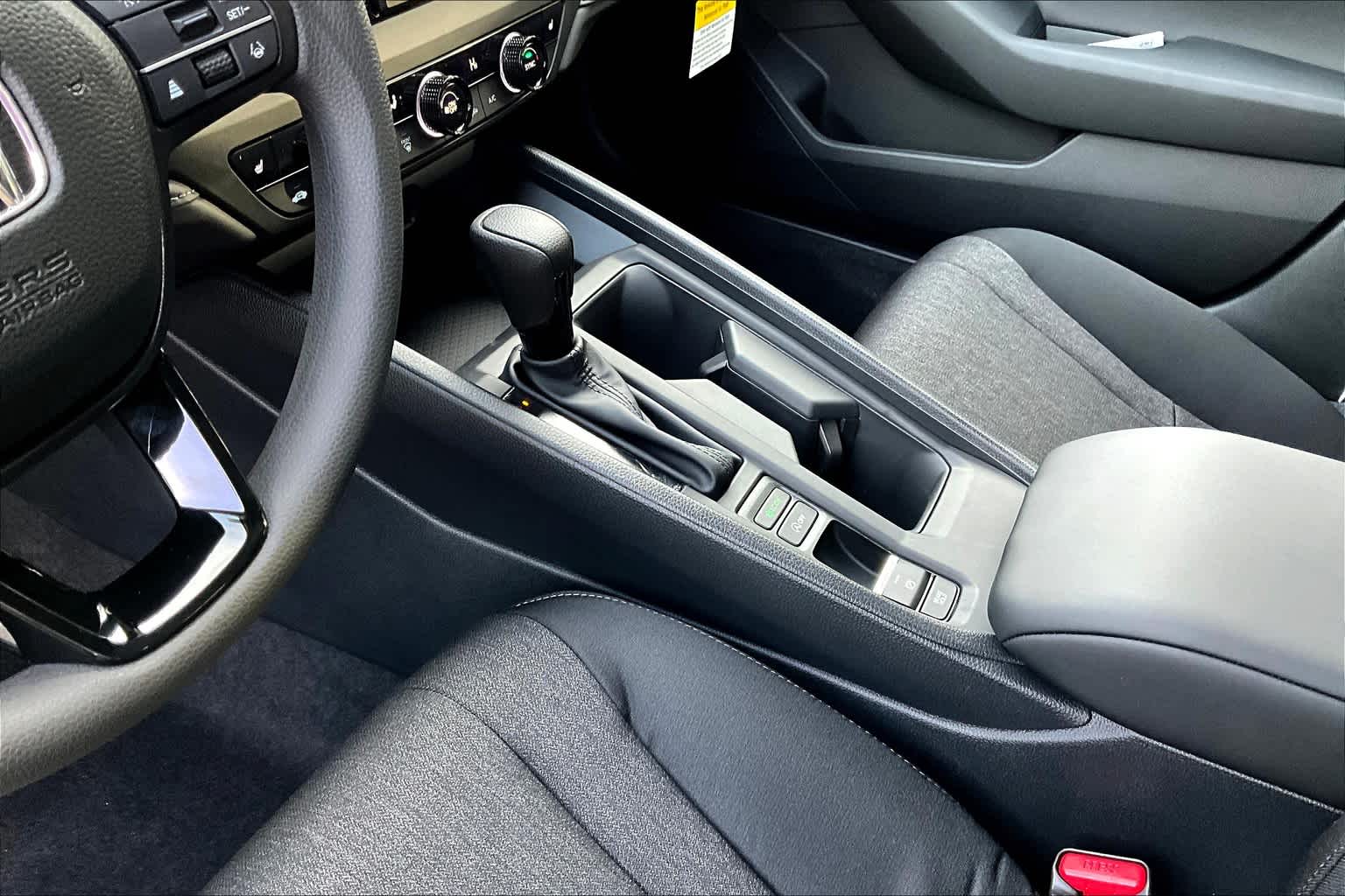 2025 Honda Accord SE - Photo 14