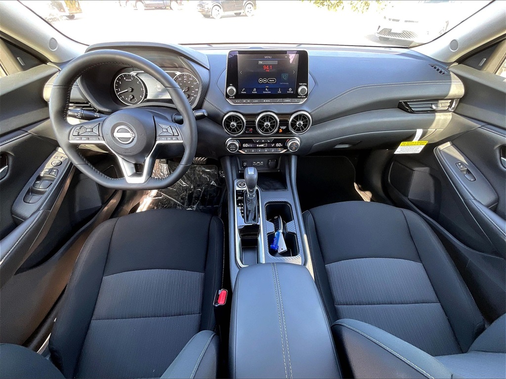 2025 Nissan Sentra SV - Photo 12