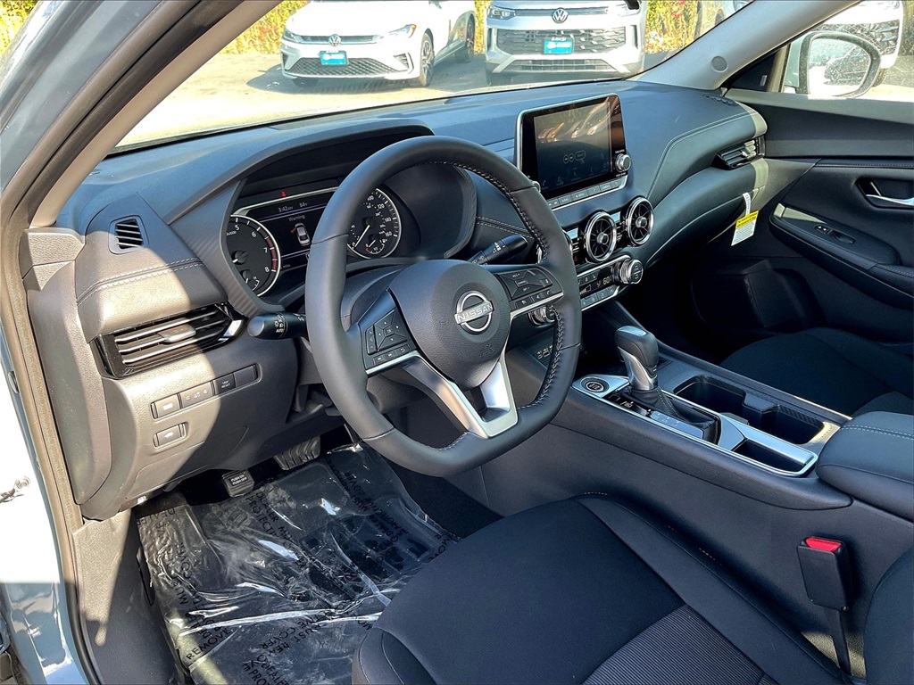 2025 Nissan Sentra SV - Photo 9