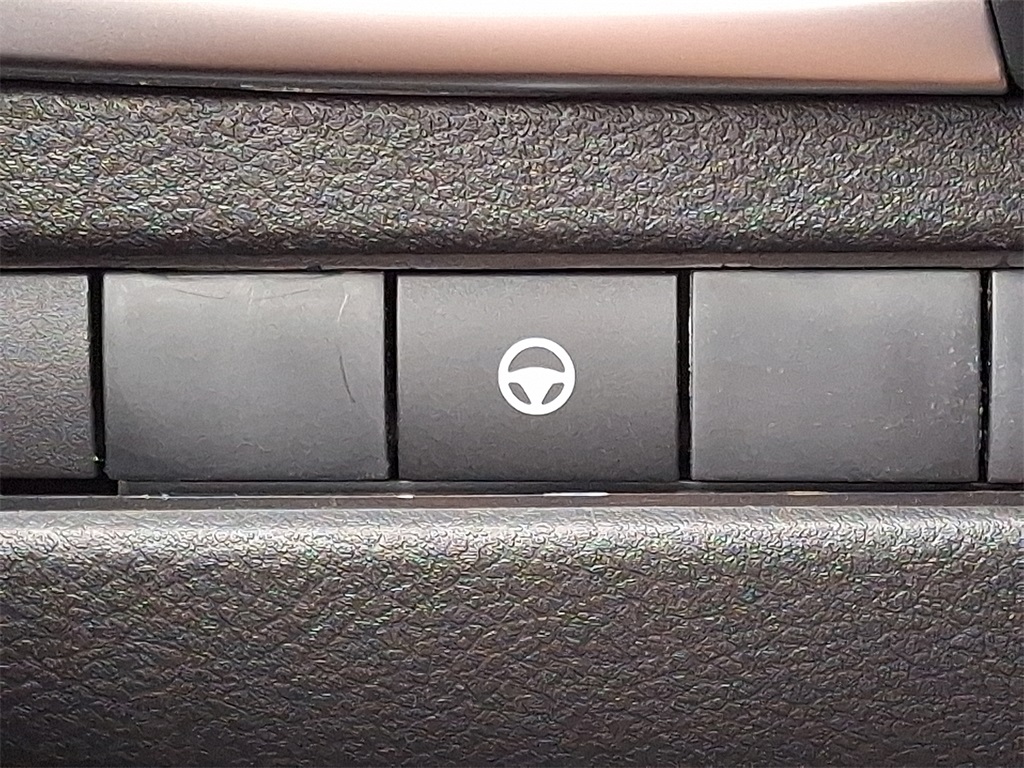 2025 Nissan Rogue SV - Photo 17