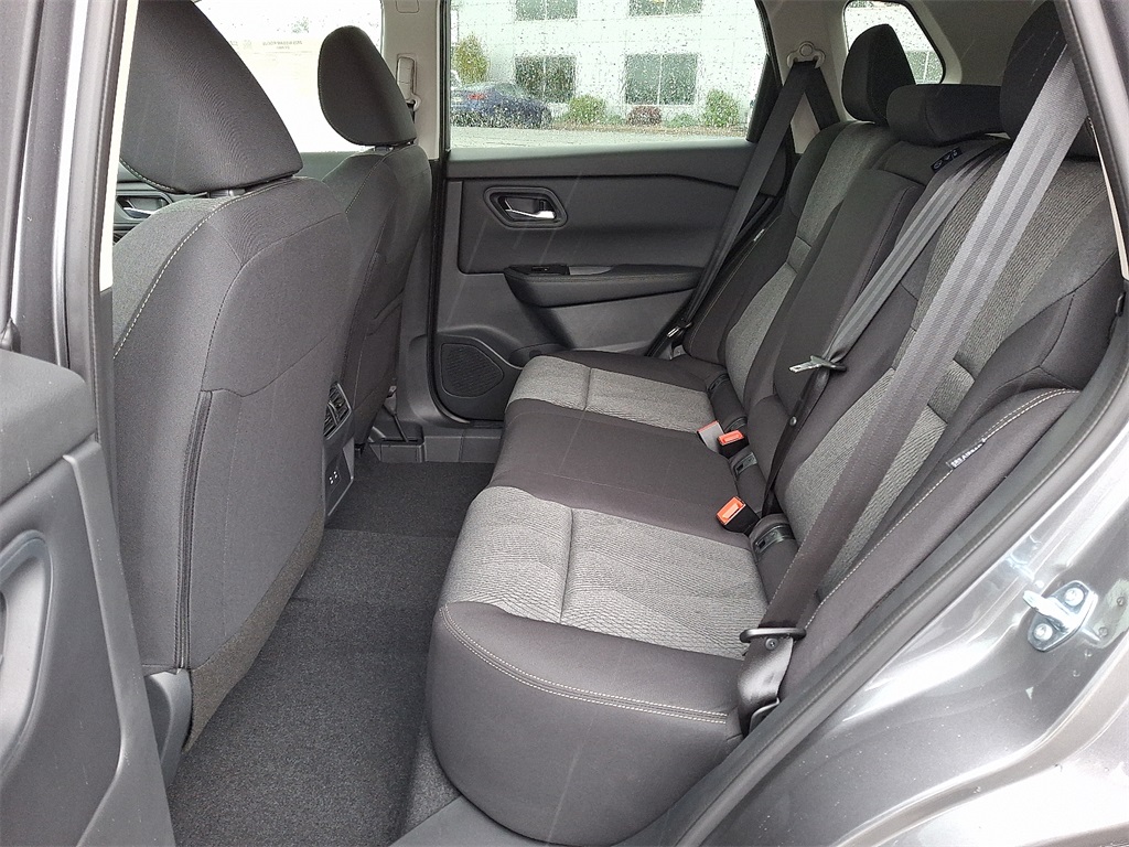 2025 Nissan Rogue SV - Photo 6