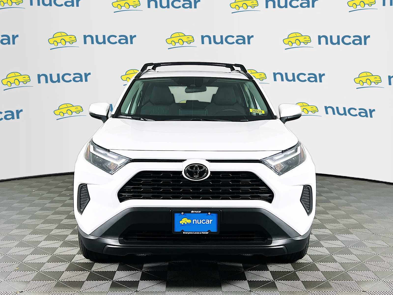 2025 Toyota RAV4 XLE - Photo 2