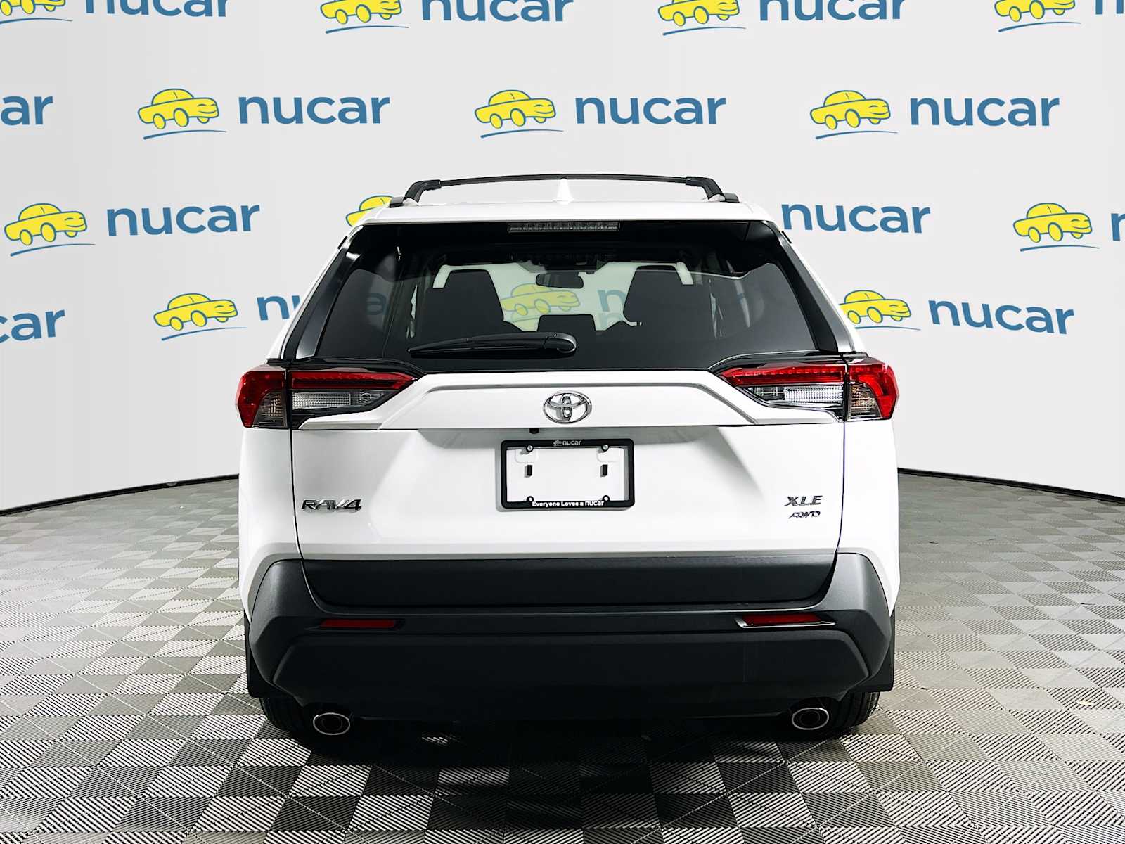2025 Toyota RAV4 XLE - Photo 5
