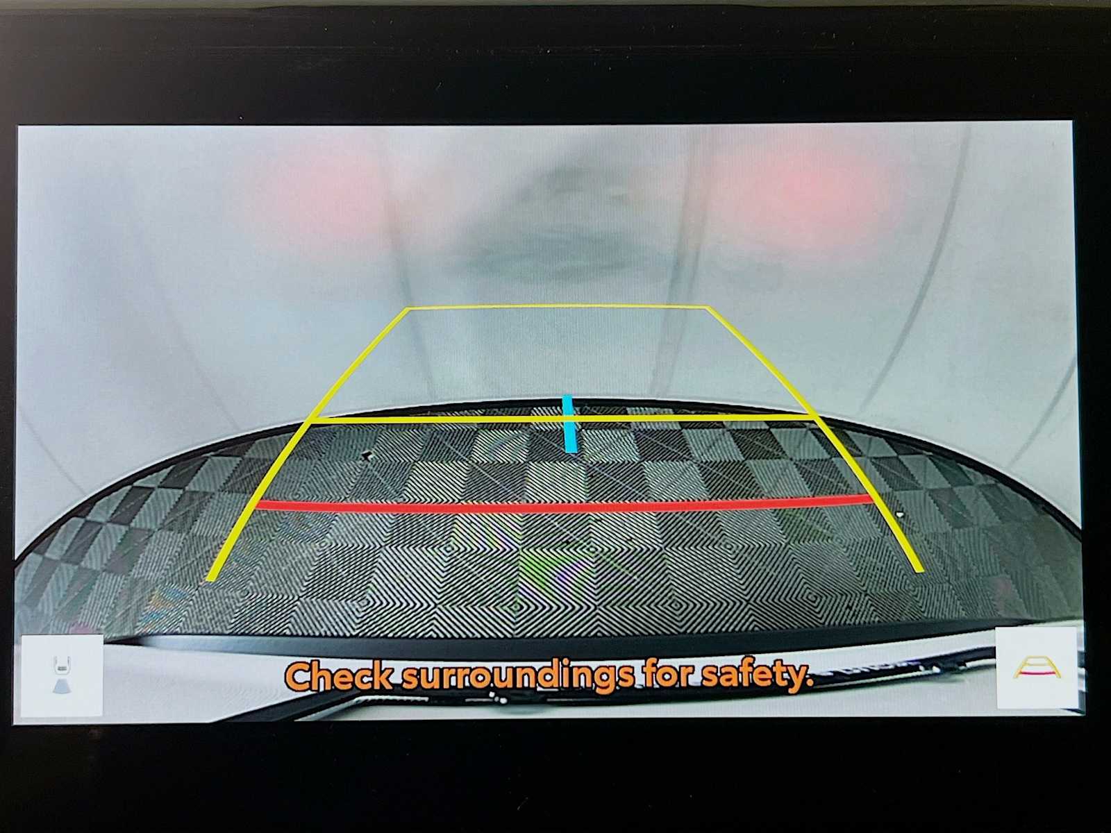 2025 Toyota RAV4 XLE - Photo 9
