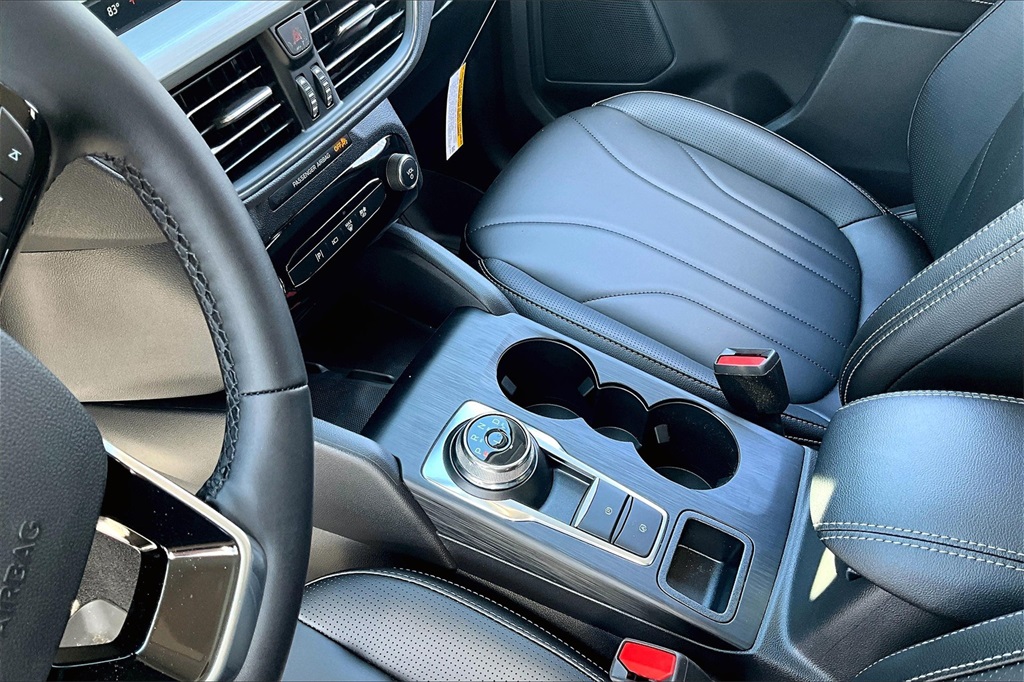 2025 Ford Escape Plug-In Hybrid Base - Photo 11