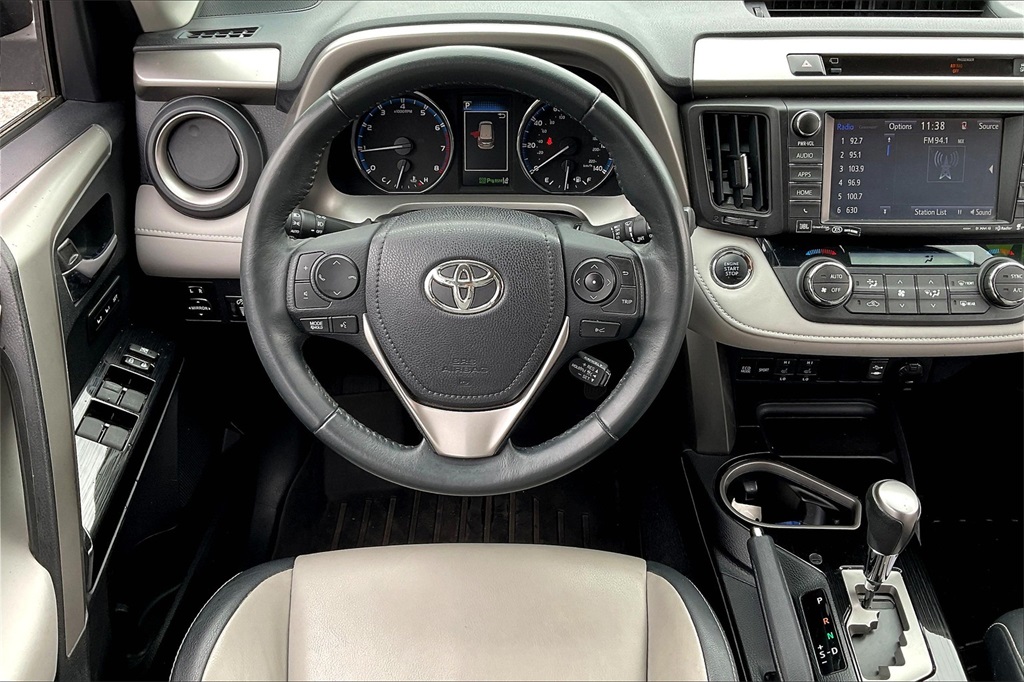 2016 Toyota RAV4 Limited - Photo 16