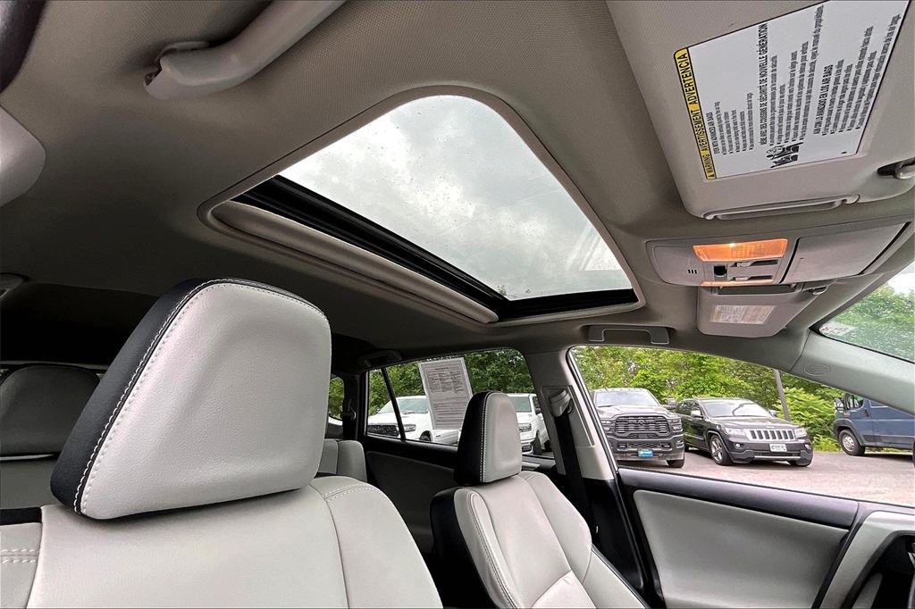 2016 Toyota RAV4 Limited - Photo 21