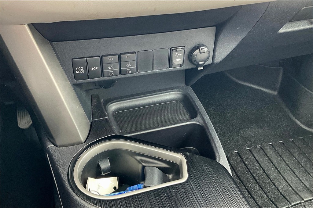 2016 Toyota RAV4 Limited - Photo 25
