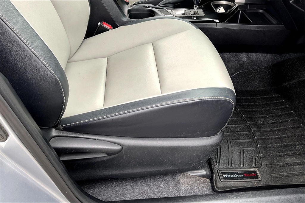 2016 Toyota RAV4 Limited - Photo 37