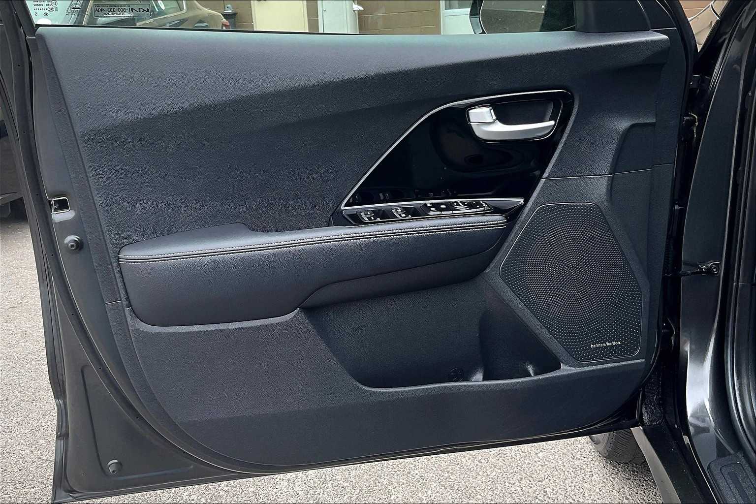 2022 Kia Niro EV EX - Photo 9
