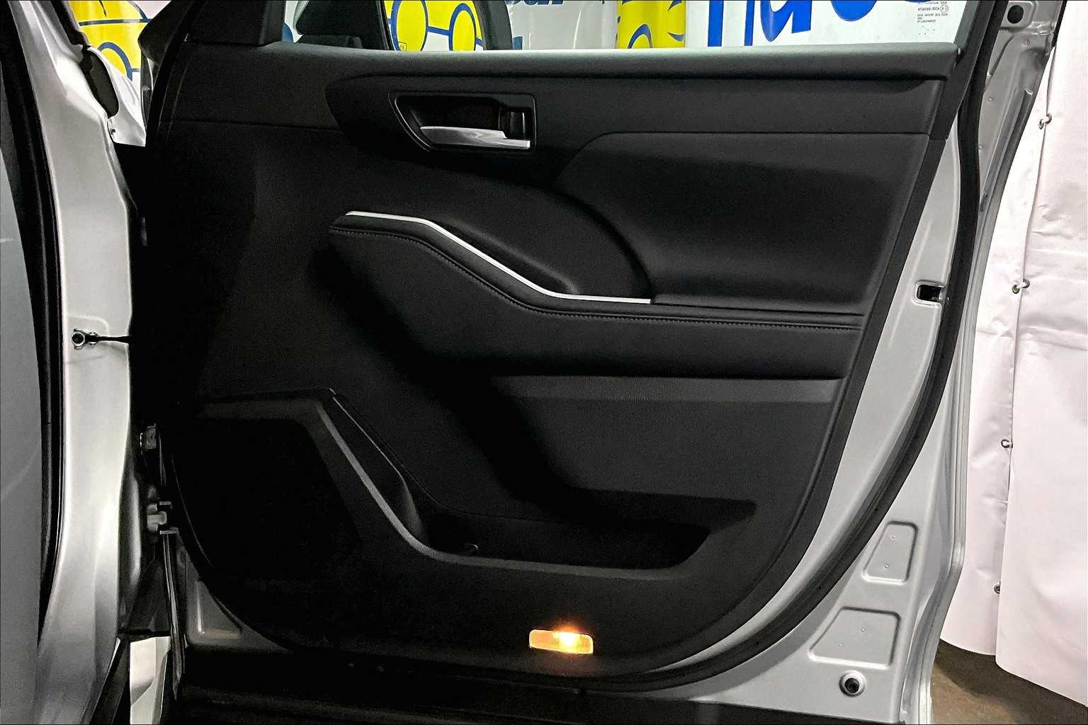 2024 Toyota Highlander XLE - Photo 12