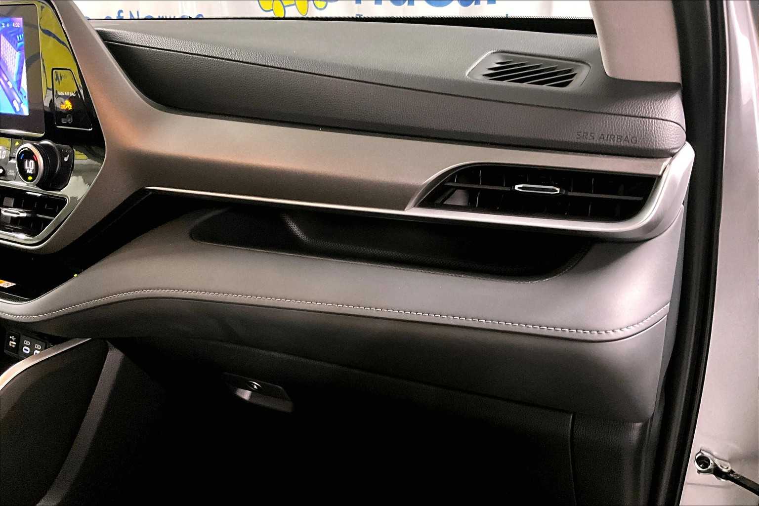 2024 Toyota Highlander XLE - Photo 13