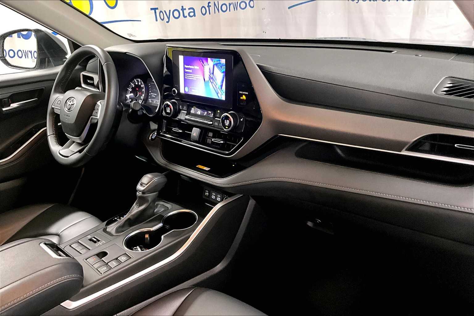2024 Toyota Highlander XLE - Photo 14