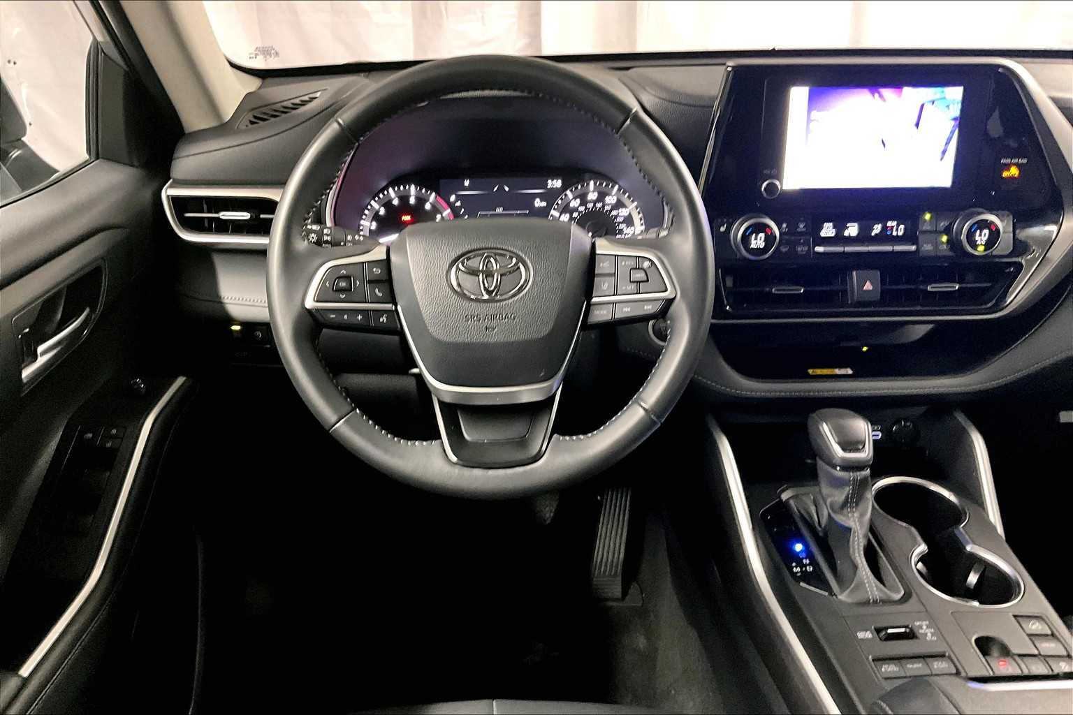 2024 Toyota Highlander XLE - Photo 18