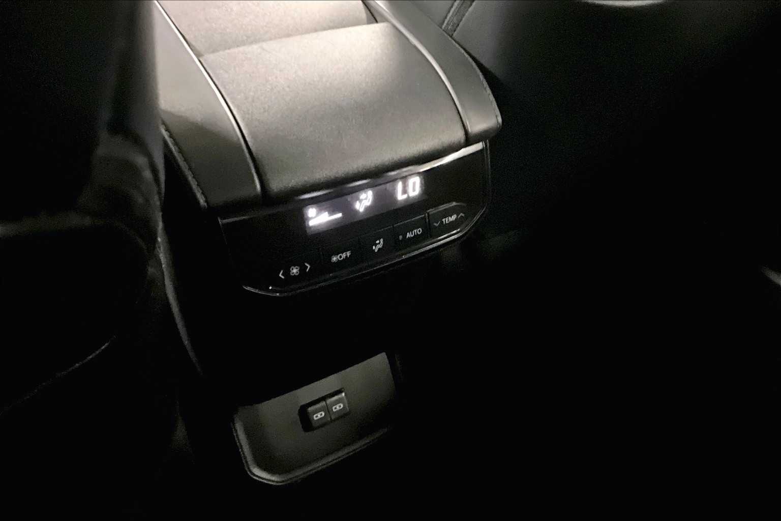 2024 Toyota Highlander XLE - Photo 29