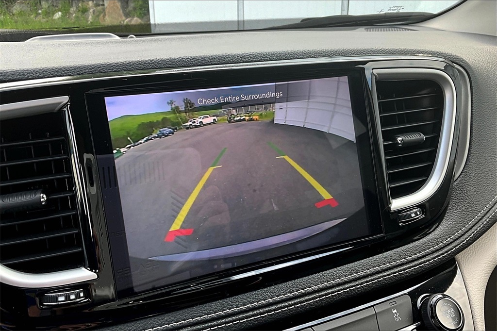 2022 Chrysler Pacifica Hybrid Touring L - Photo 20