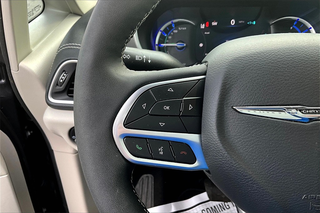 2022 Chrysler Pacifica Hybrid Touring L - Photo 23