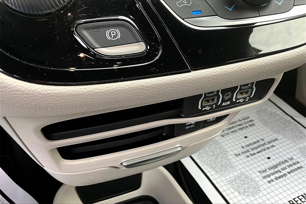 2022 Chrysler Pacifica Hybrid Touring L - Photo 27