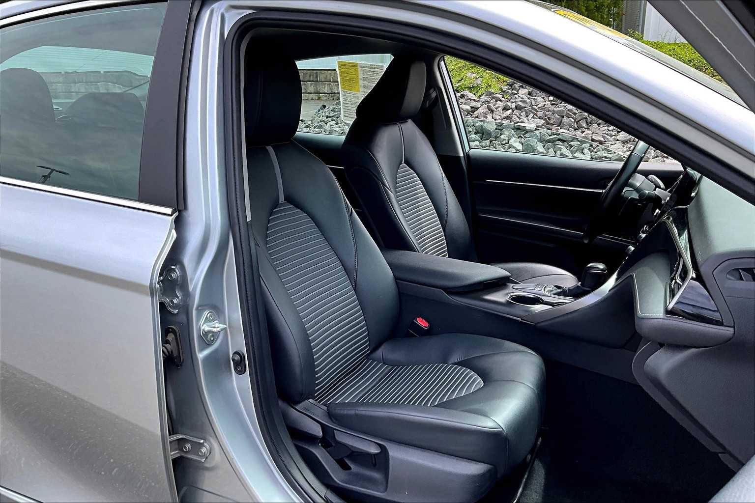 2023 Toyota Camry SE - Photo 11