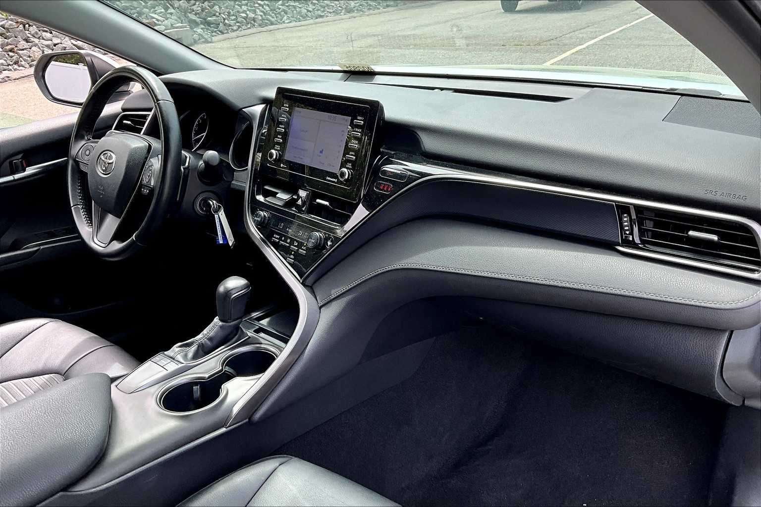 2023 Toyota Camry SE - Photo 14