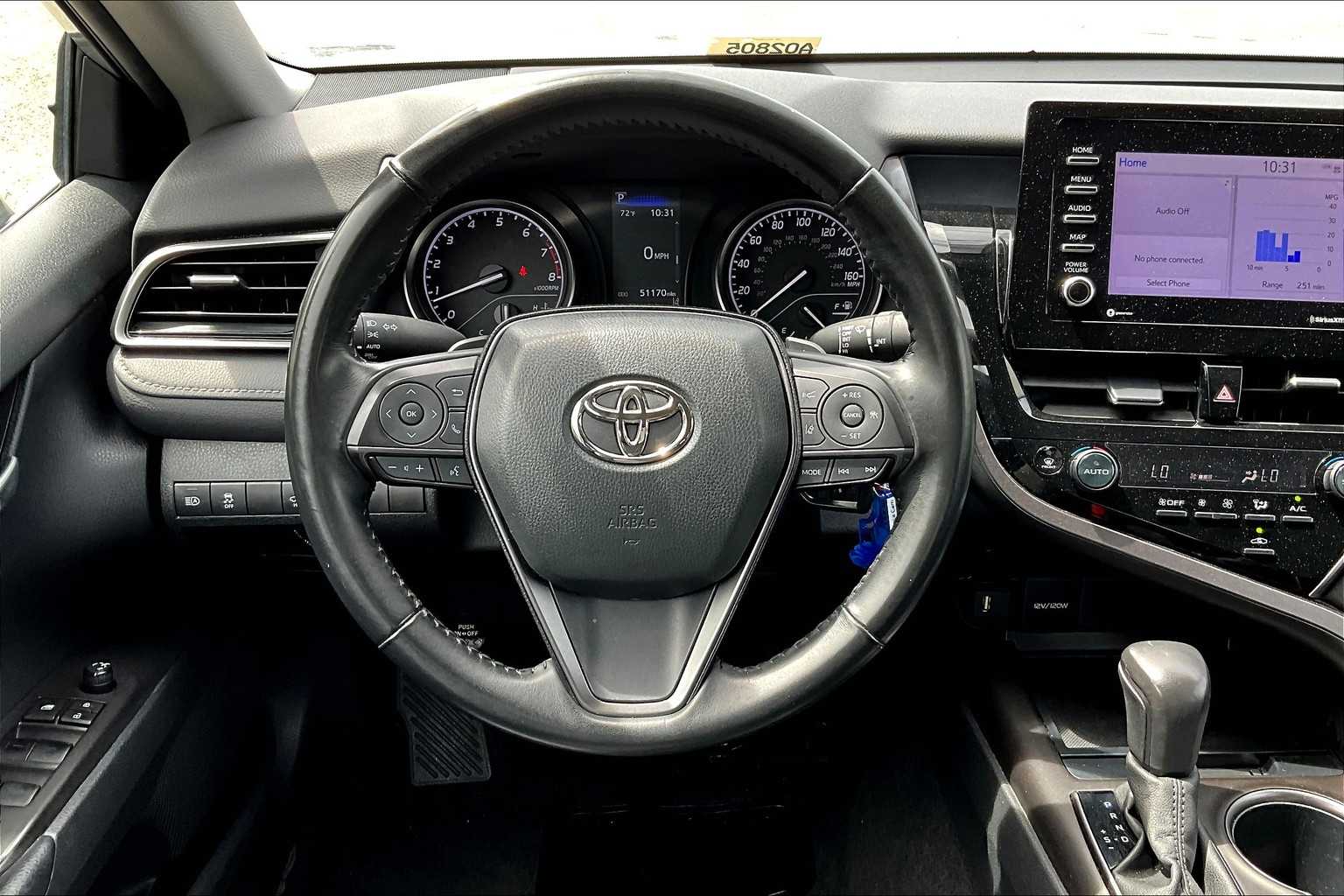 2023 Toyota Camry SE - Photo 17