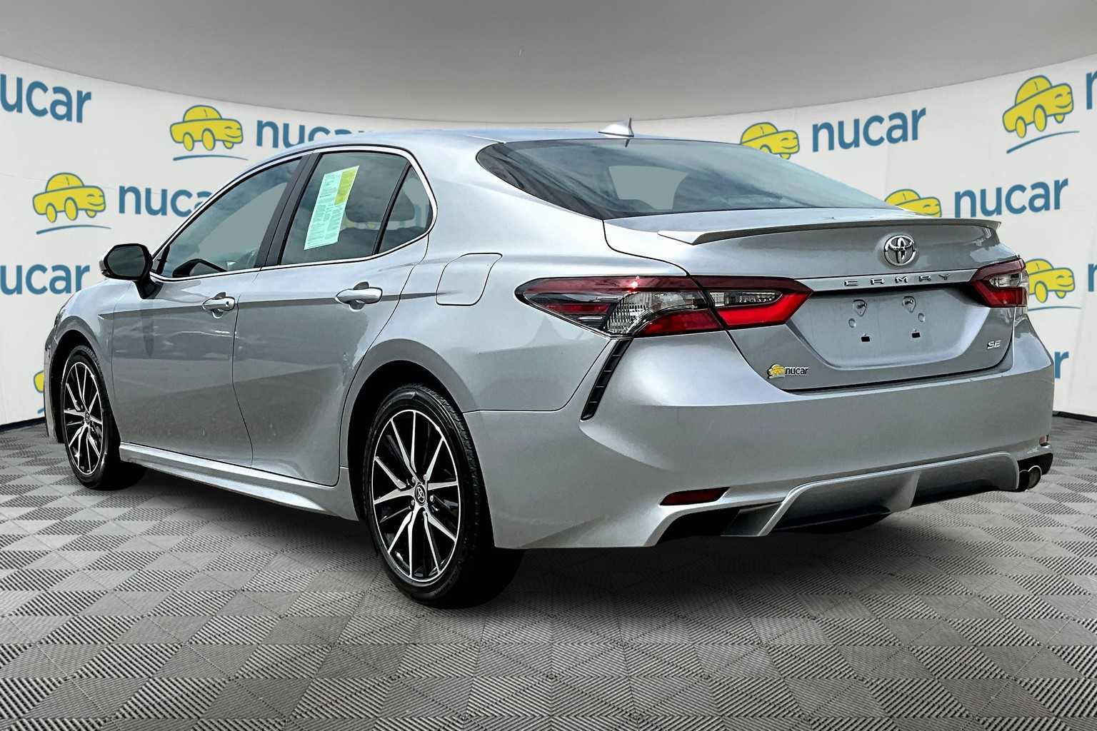 2023 Toyota Camry SE - Photo 4
