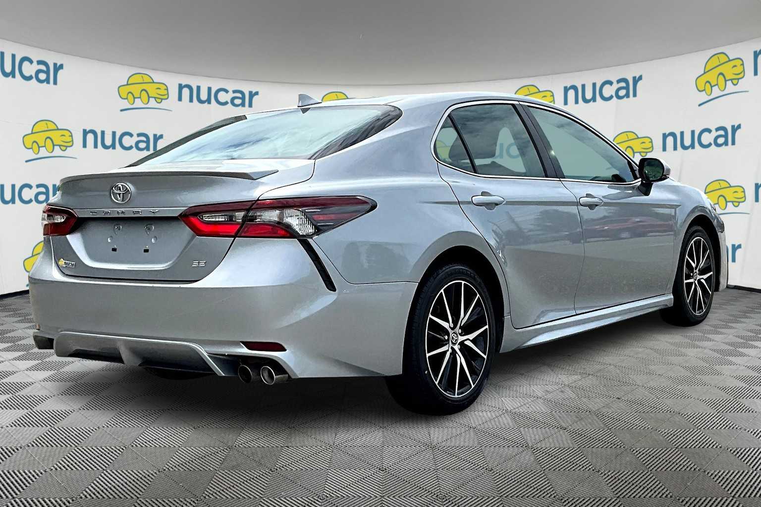 2023 Toyota Camry SE - Photo 6