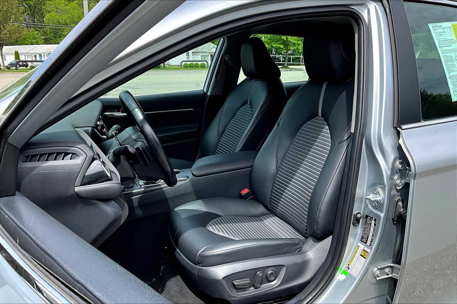 2023 Toyota Camry SE - Photo 10