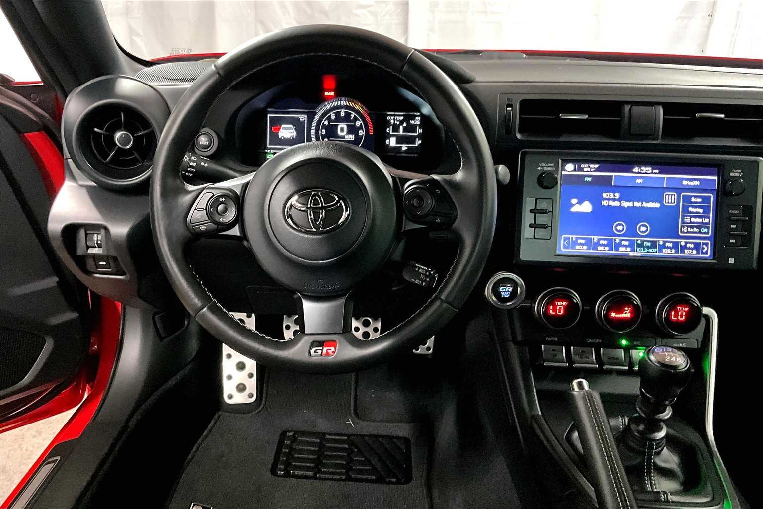 2023 Toyota GR86 Premium - Photo 17