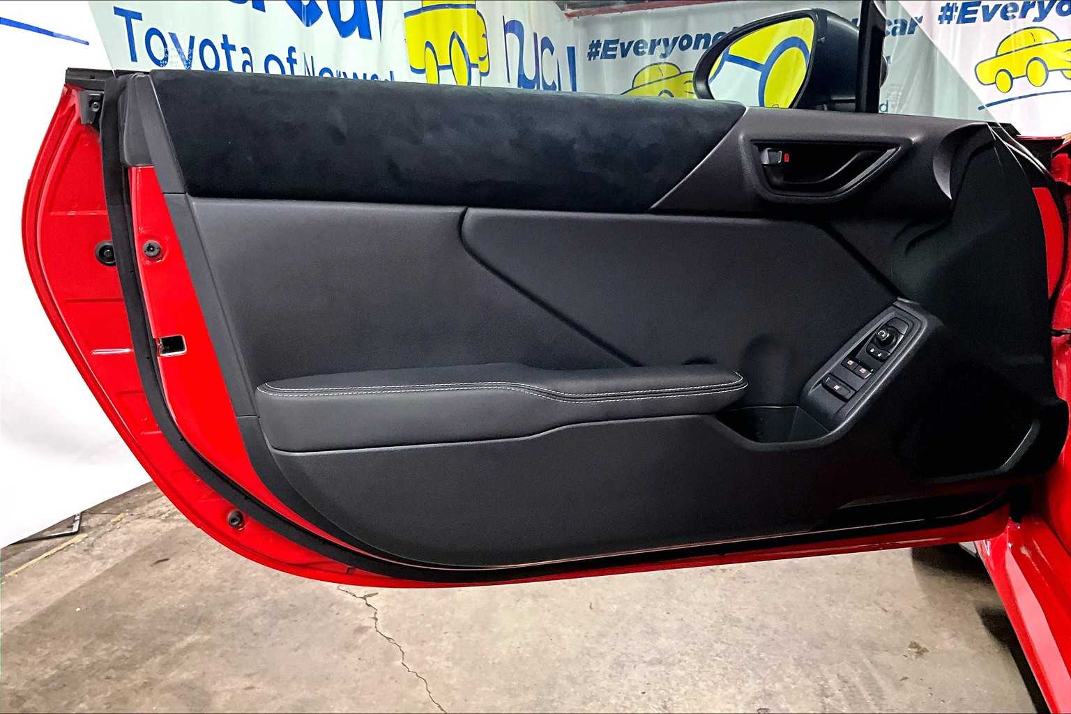 2023 Toyota GR86 Premium - Photo 9
