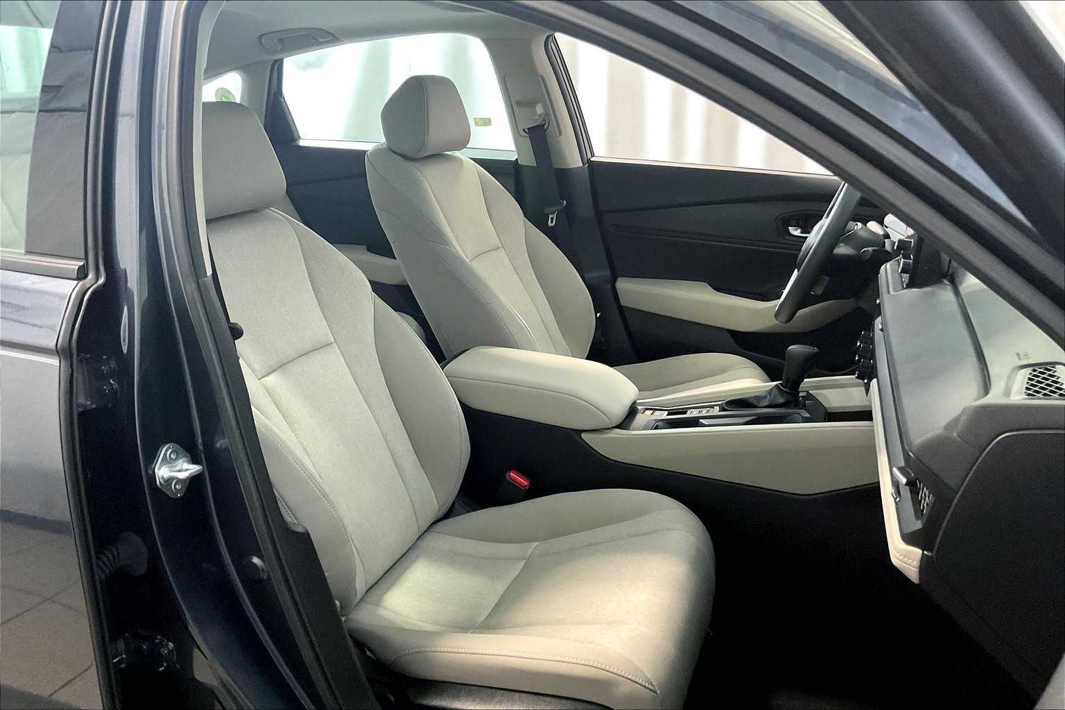 2024 Honda Accord EX - Photo 11