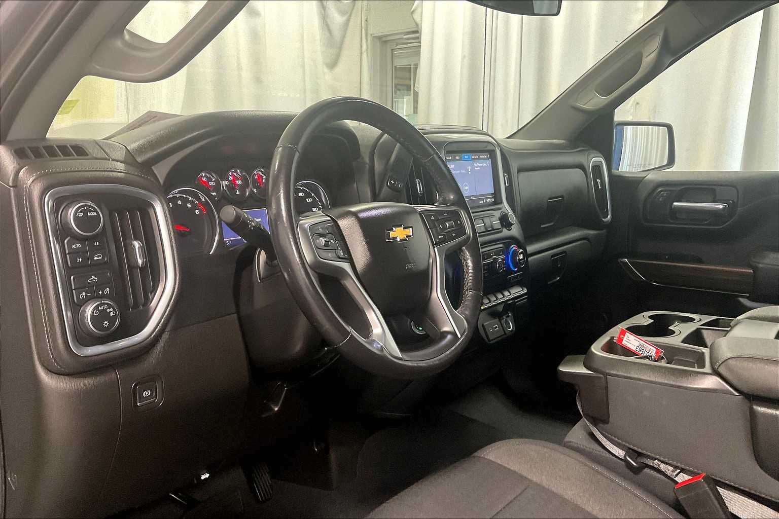 2022 Chevrolet Silverado 1500 LTD LT - Photo 8