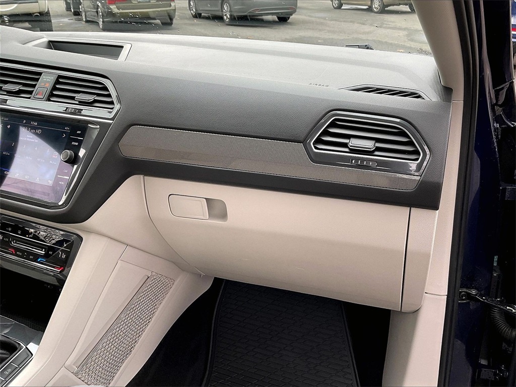 2022 Volkswagen Tiguan 2.0T SE - Photo 12