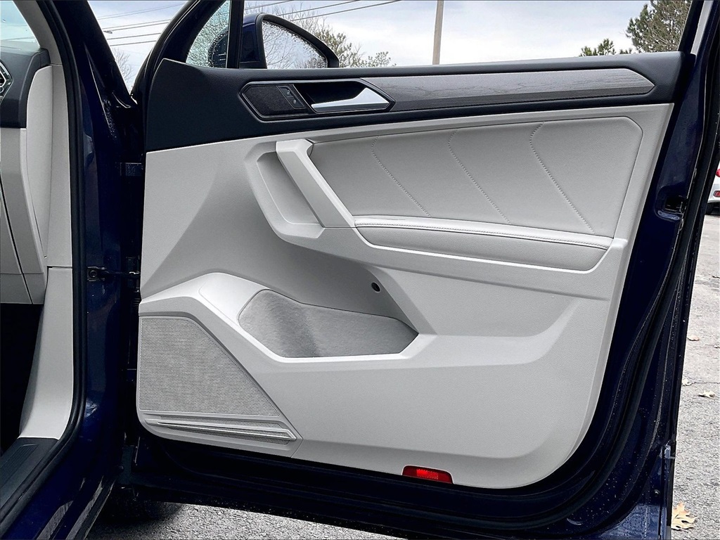 2022 Volkswagen Tiguan 2.0T SE - Photo 25