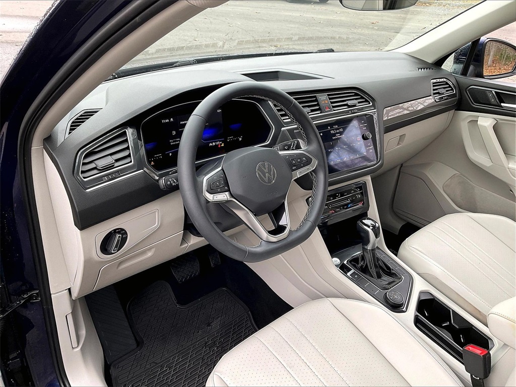 2022 Volkswagen Tiguan 2.0T SE - Photo 8