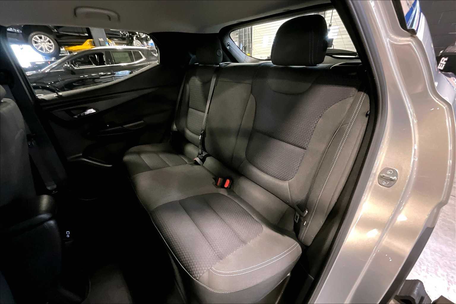 2022 Chevrolet Bolt EUV LT - Photo 15