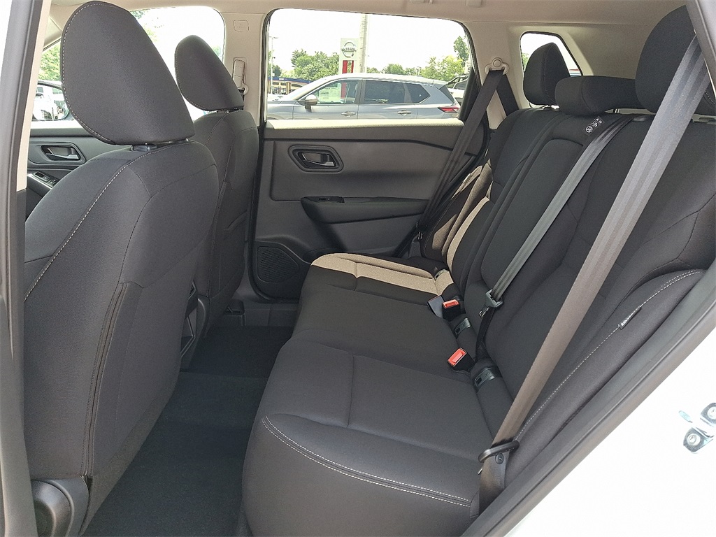 2025 Nissan Rogue S - Photo 6