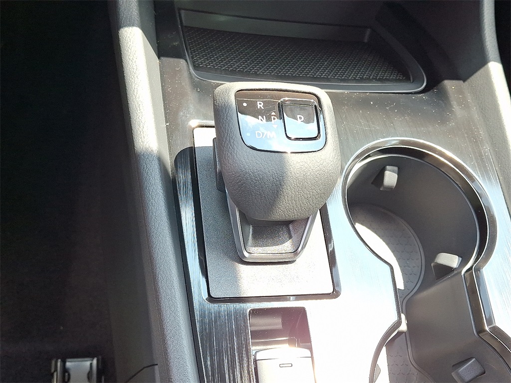 2025 Nissan Rogue S - Photo 10